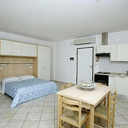 Riva Blu Aparthotel 3*